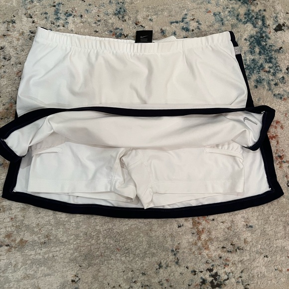 Nike Golf Skort, Size M - Picture 3 of 5